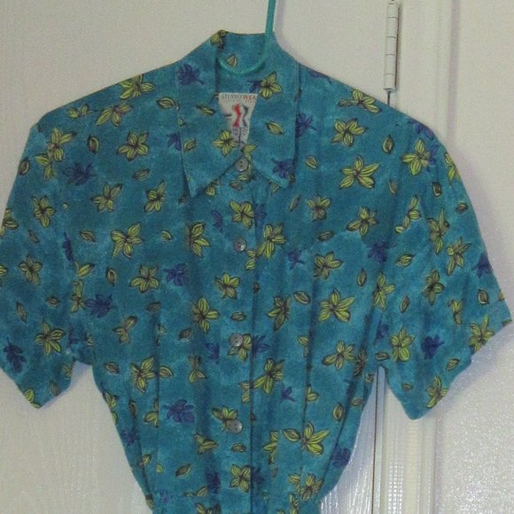 Large Short Sleeve Floral Rayon Romper - Picture 4 of 5